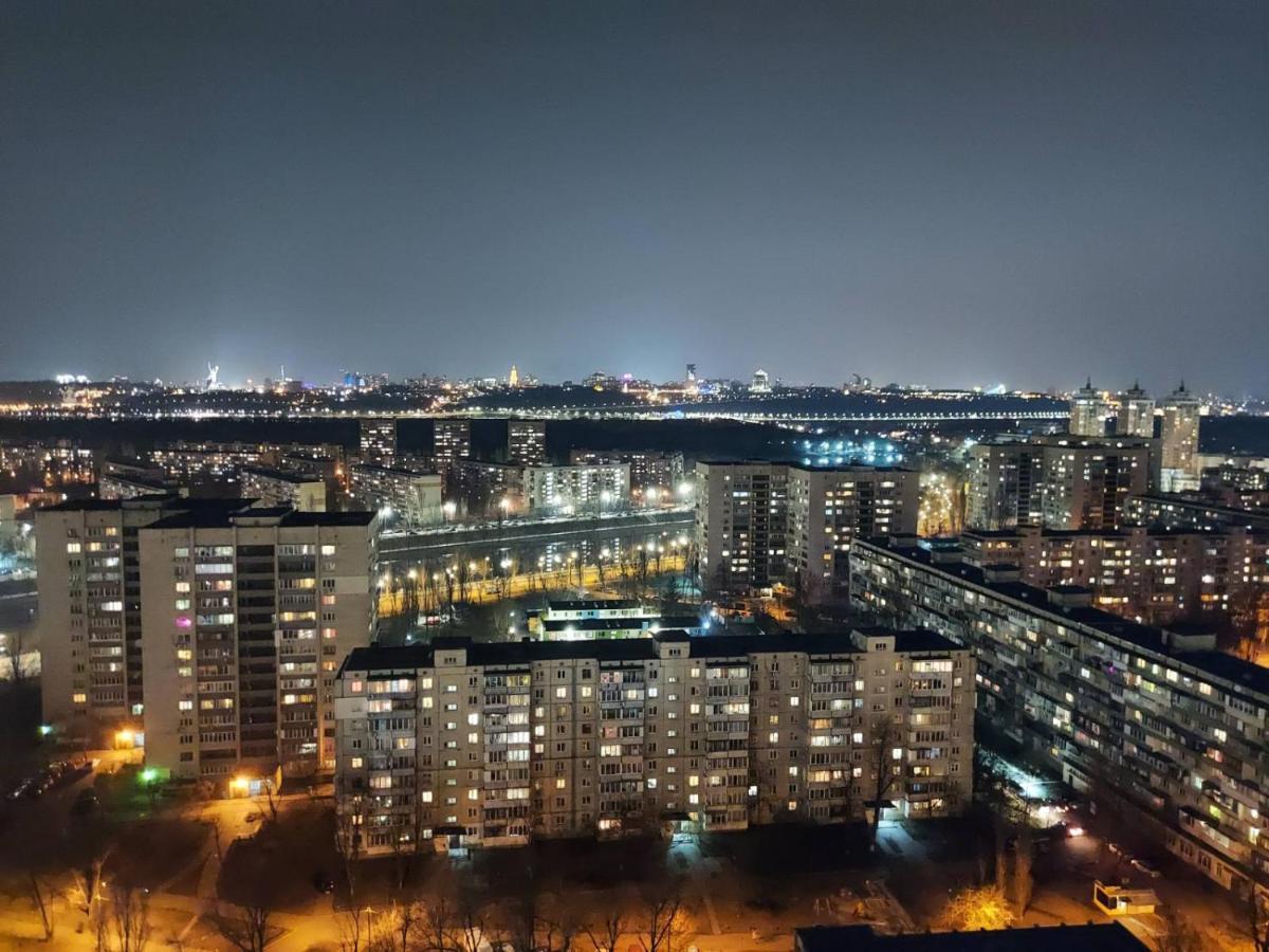 Студія З Неймовірним Краєвидом Біля М Лівобережна Ліфт Інтернет Працює Киев Екстериор снимка